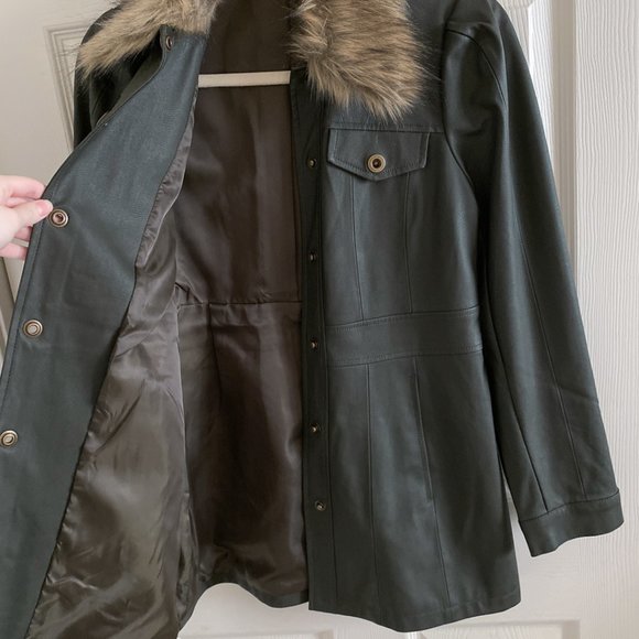 NWT 🔖 Anthropologie Green Faux Leather Jacket w/ Removable Faux Fur Collar - Picture 15 of 16